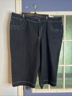 Gloria Vanderbilt Dark Blue Cropped Jeans